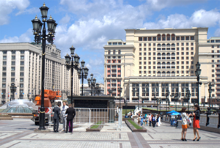 Москва. Манежная площадь в летний день. Фотогалерея Город